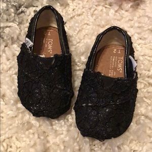 Toms infant shoes